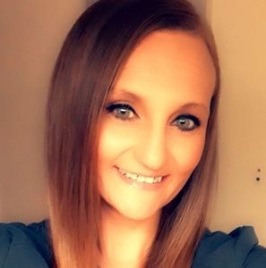 Meet your Posher, Cortney